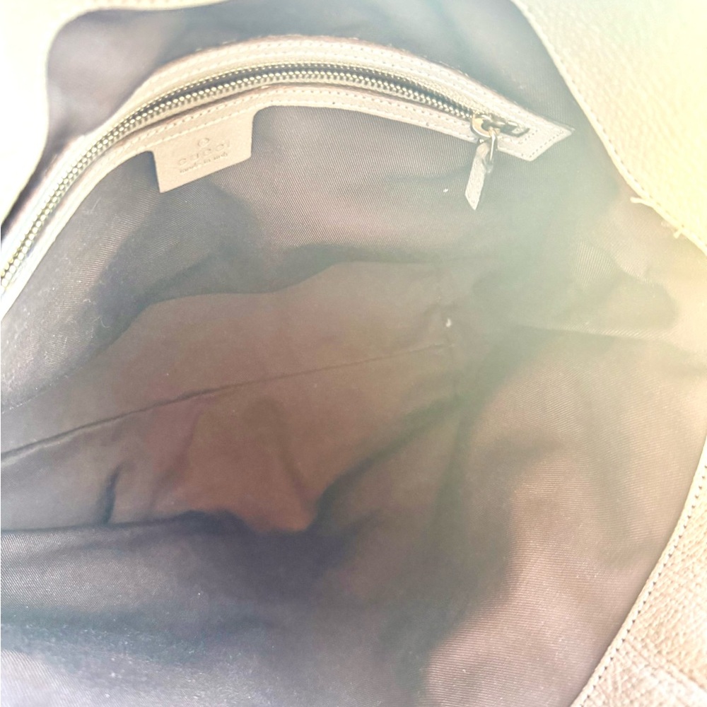 Gucci GG Canvas Bree Leather Line Crossbody Bag in light gray - Picture 2 of 14